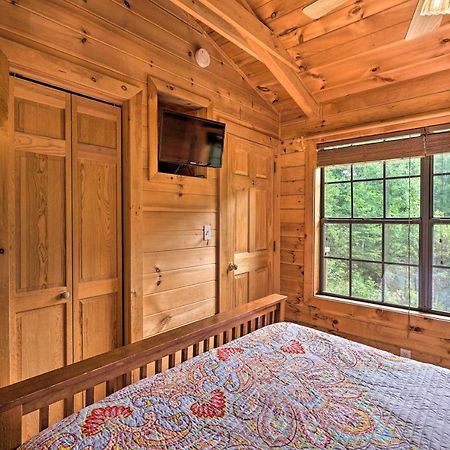 Quaint Log Cabin With Views Near West Jefferson Warrensville Exterior foto