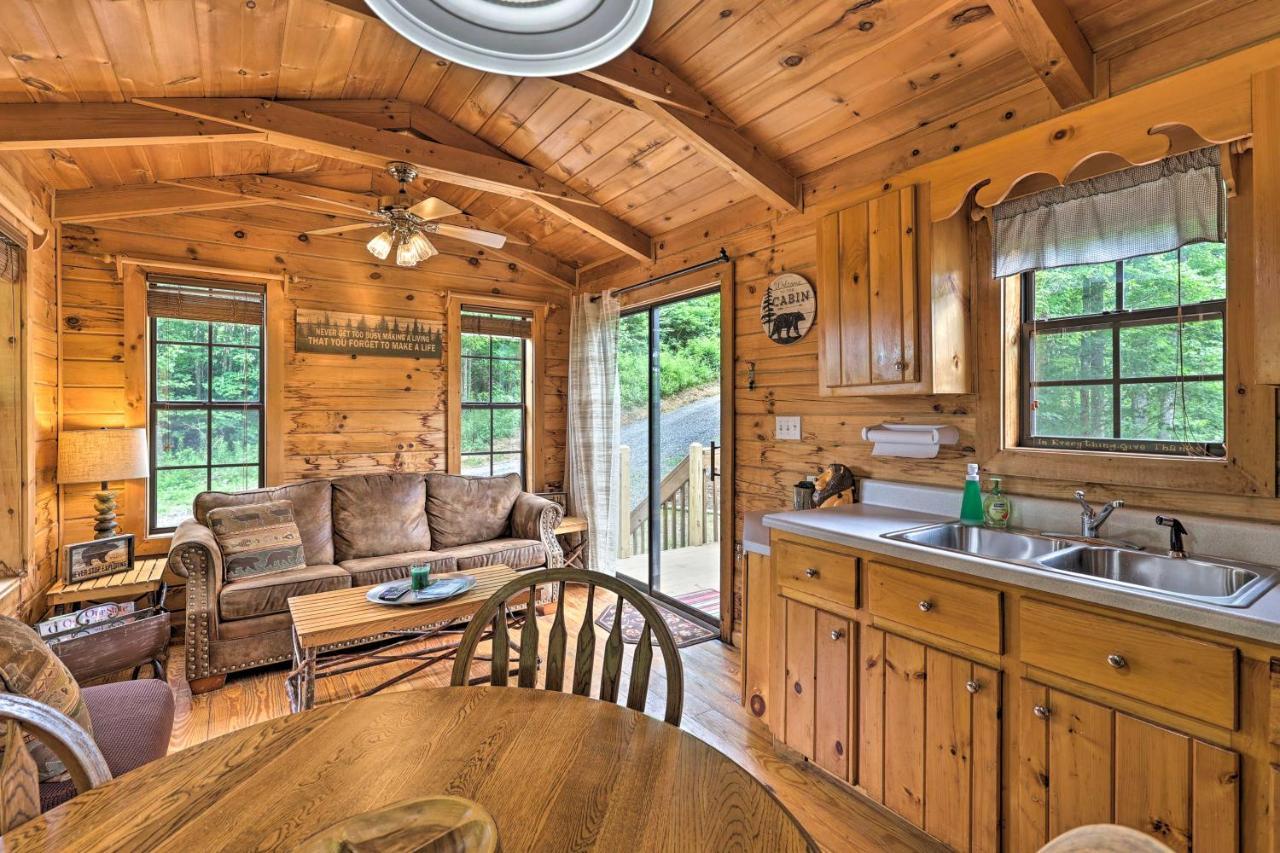 Quaint Log Cabin With Views Near West Jefferson Warrensville Exterior foto