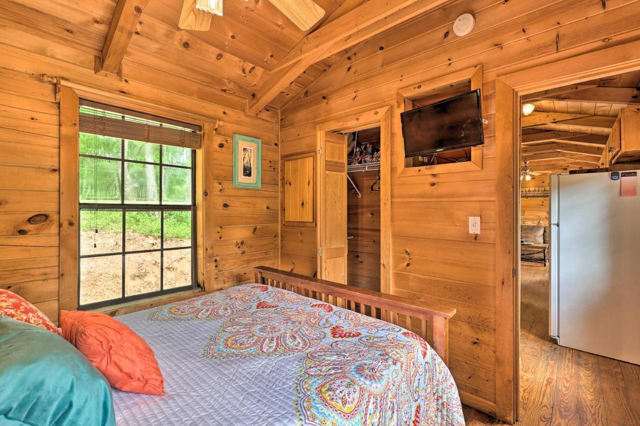 Quaint Log Cabin With Views Near West Jefferson Warrensville Exterior foto