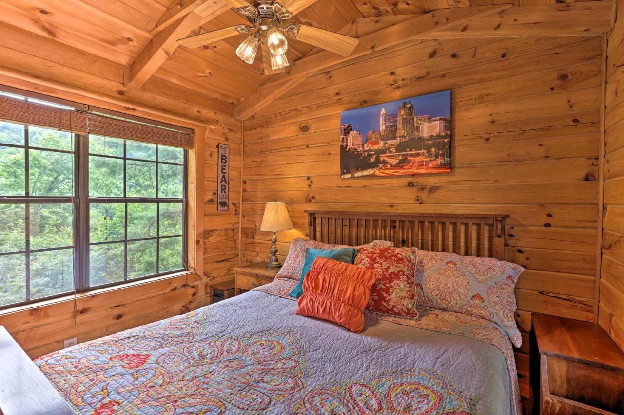 Quaint Log Cabin With Views Near West Jefferson Warrensville Exterior foto