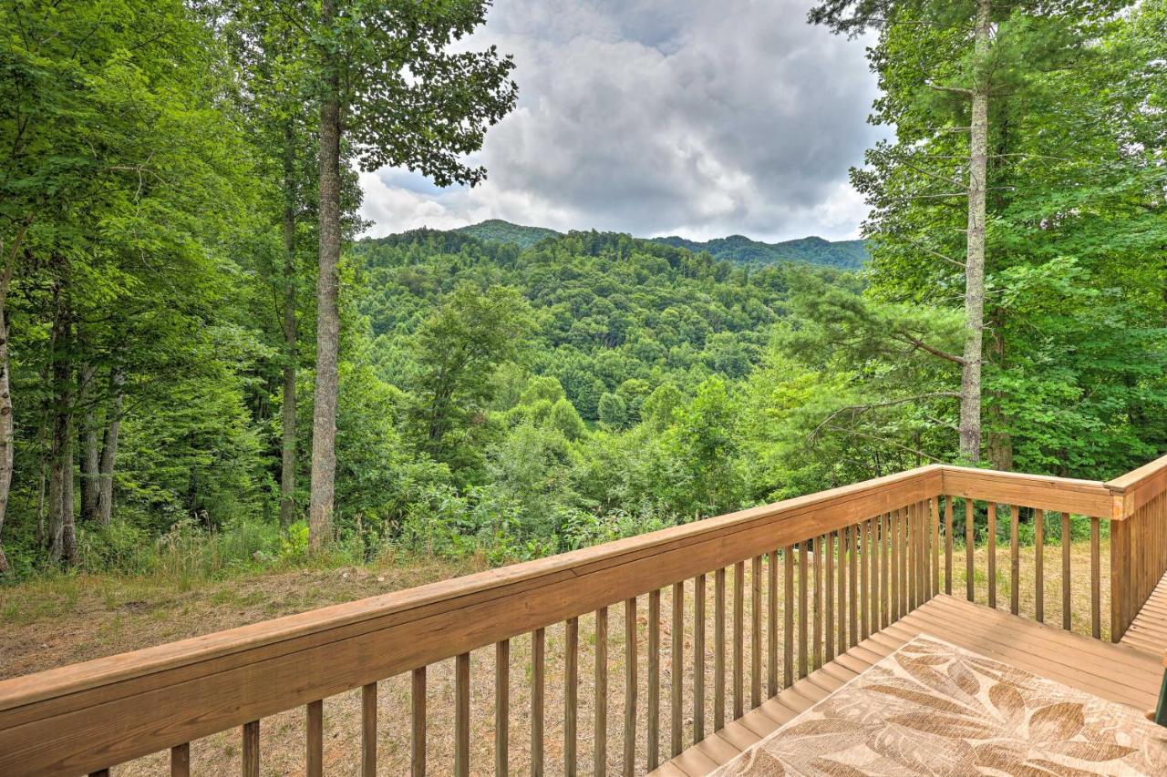 Quaint Log Cabin With Views Near West Jefferson Warrensville Exterior foto