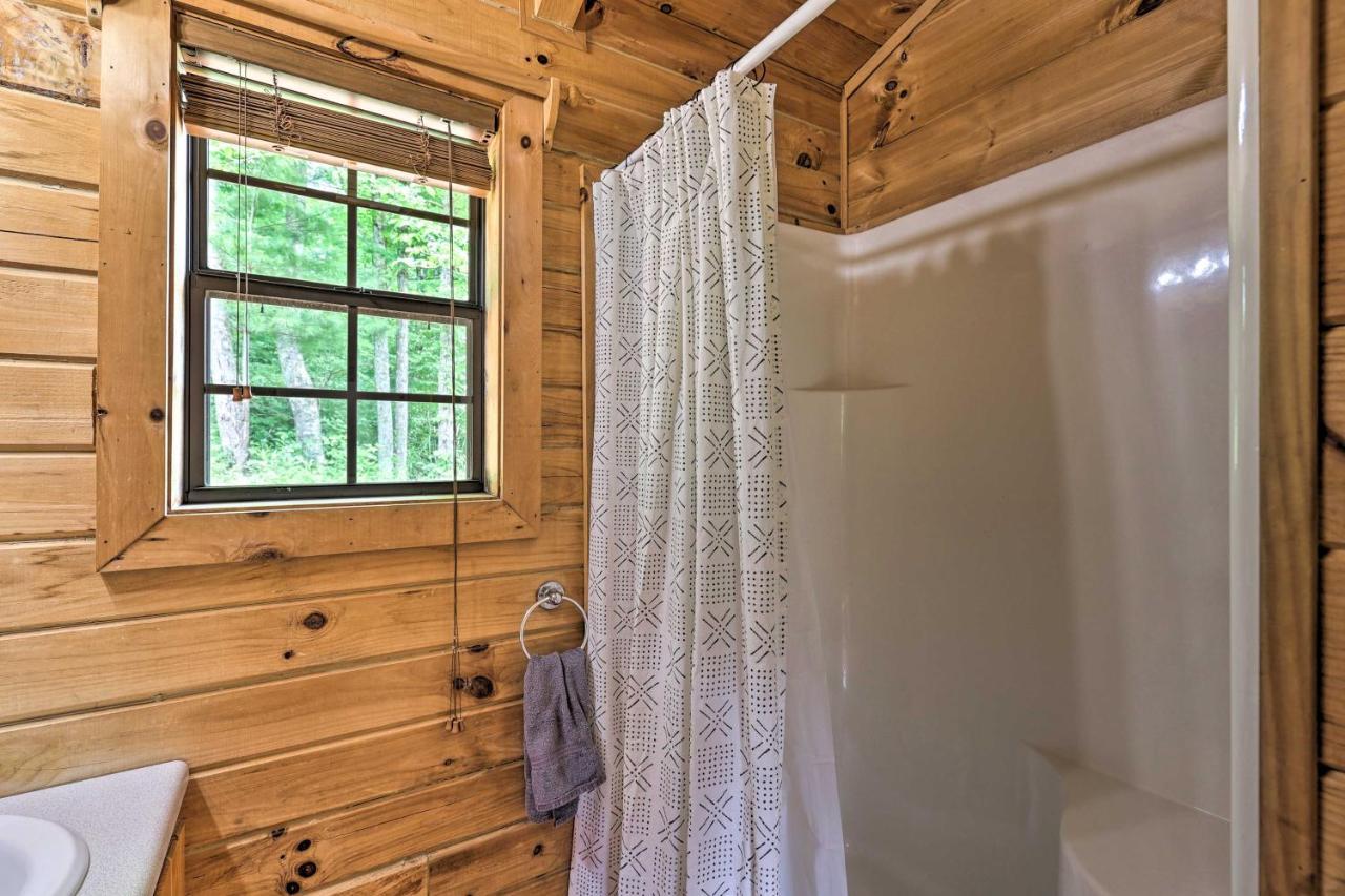 Quaint Log Cabin With Views Near West Jefferson Warrensville Exterior foto