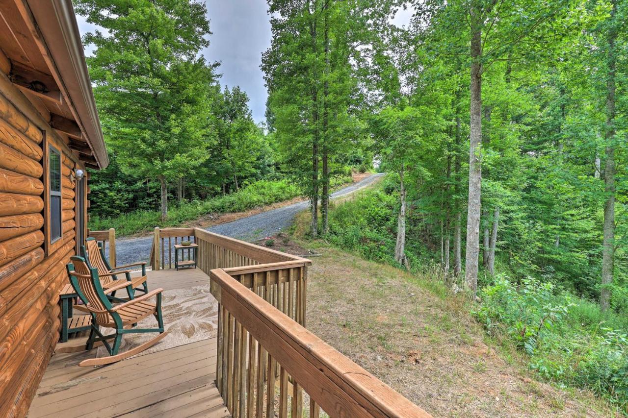 Quaint Log Cabin With Views Near West Jefferson Warrensville Exterior foto